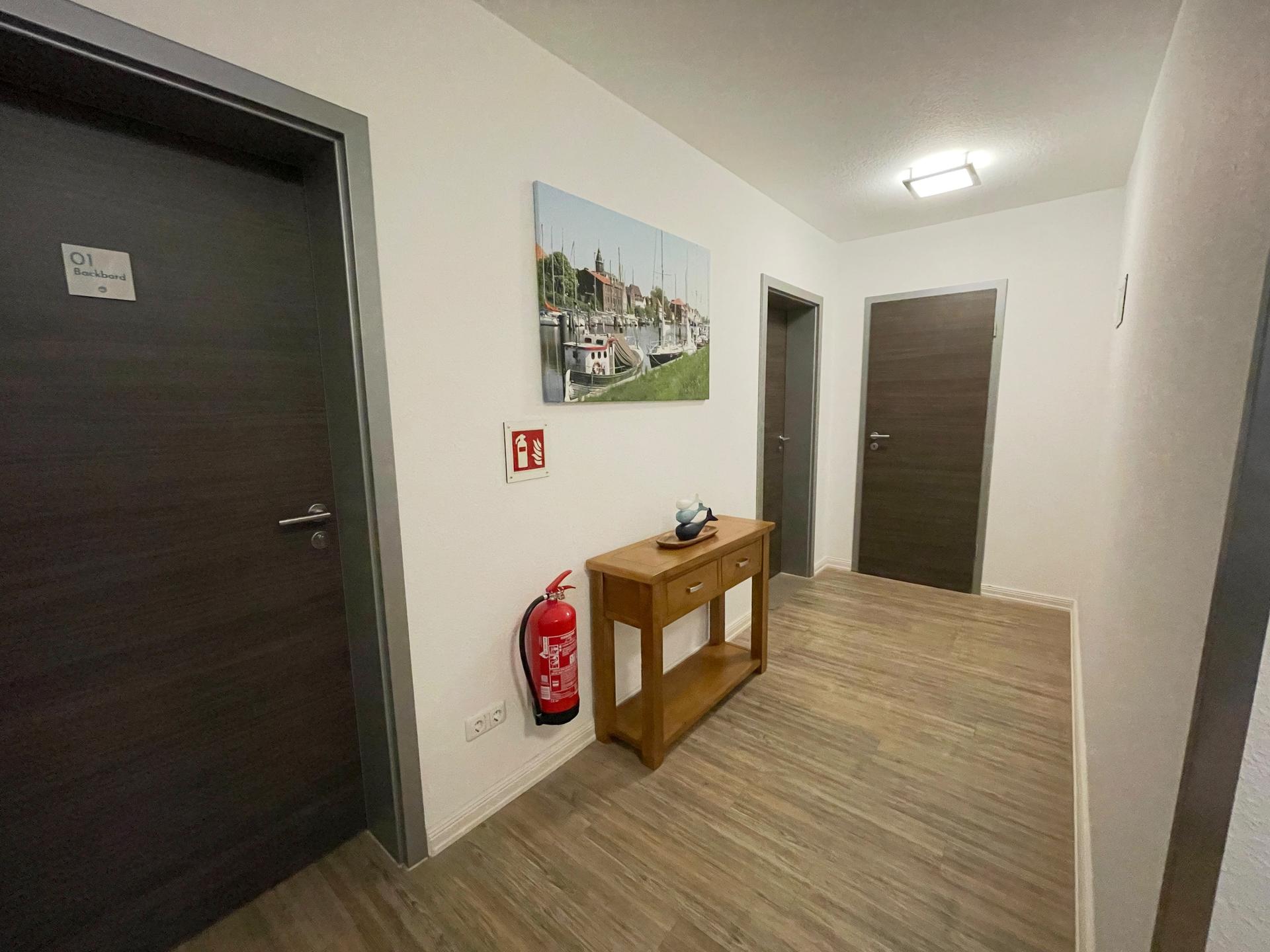Flur mit Zimmertüren der Pension ElbKate in Glückstadt